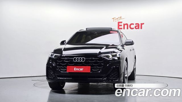 Audi Q8 55 TFSI Quattro Premium — пробег 3 130 км — фото 3 из 5