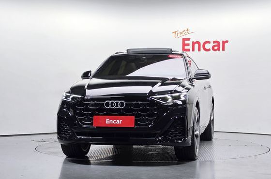 Audi Q8 55 TFSI Quattro Premium — пробег 3 130 км — фото 3 из 5