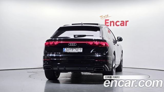 Audi Q8 55 TFSI Quattro Premium — пробег 3 130 км — фото 4 из 5