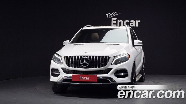 Mercedes-Benz GLE-Class GLE350 d 4MATIC — пробег 136 088 км — фото 3 из 5