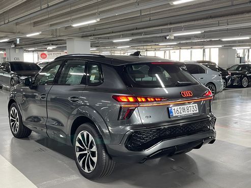 Audi Q3 TFSI Quattro S Line Black Edition — пробег 47 км — фото 4 из 5