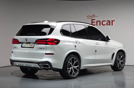 BMW X5 xDrive 40i M Sport — пробег 32 103 км — фото 2 из 5