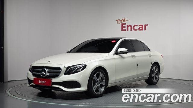 Mercedes-Benz E-Class E300 4MATIC Avnatgarde — пробег 95 362 км — фото 1 из 5