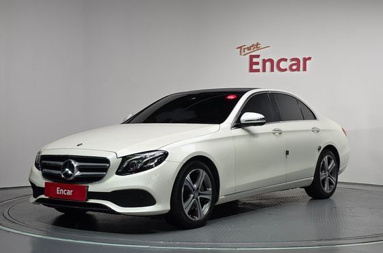 Mercedes-Benz E-Class E300 4MATIC Avnatgarde — пробег 95 362 км — фото 1 из 5