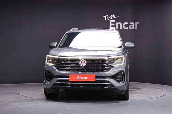 Volkswagen Atlas 2.0 TSI R-LINE 7-Seater — пробег 20 182 км — фото 3 из 5
