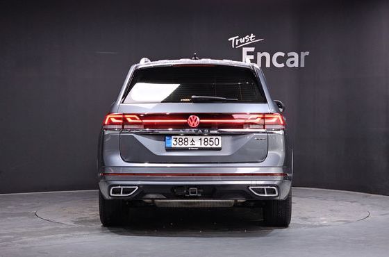 Volkswagen Atlas 2.0 TSI R-LINE 7-Seater — пробег 20 182 км — фото 4 из 5