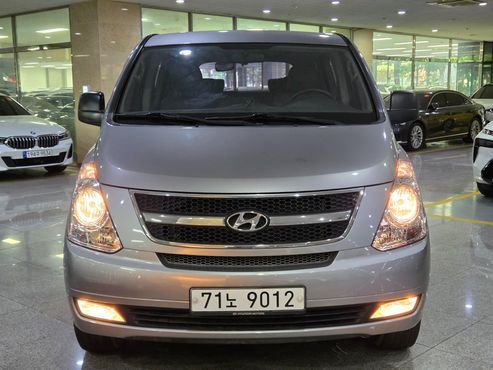 Hyundai Starex 4WD 12-Seater Wagon CVX Luxury — пробег 49 854 км — фото 2 из 5