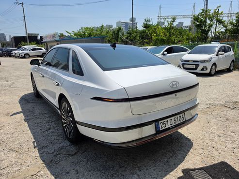 Hyundai Grandeur Calligraphy — пробег 3 855 км — фото 4 из 5