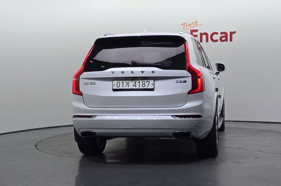 Volvo XC90 D5 Inscription — пробег 98 520 км — фото 4 из 5