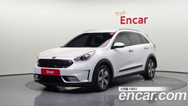 Kia Niro Luxury — пробег 90 913 км — фото 1 из 5