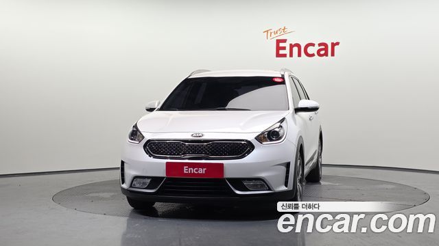 Kia Niro Luxury — пробег 90 913 км — фото 3 из 5