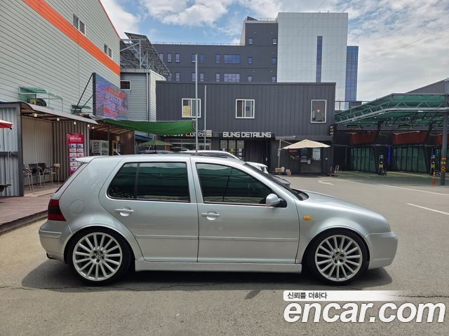 Volkswagen Golf 1.8 GTI — пробег 324 000 км — фото 2 из 5