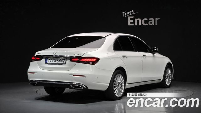 Mercedes-Benz E-Class E220d 4MATIC Exclusive — пробег 85 667 км — фото 2 из 5