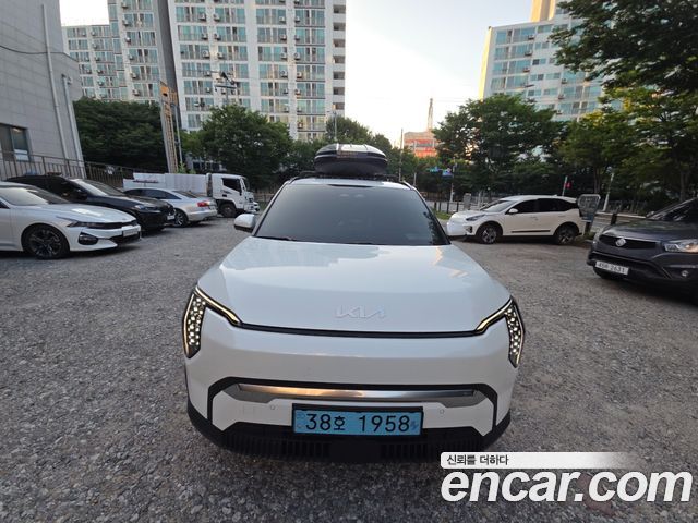 Kia EV3 Long Range 2WD Earth — пробег 27 000 км — фото 1 из 5