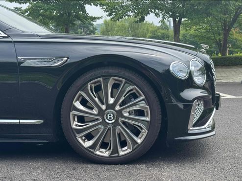 Bentley Flying Spur 4.0 Muliner — пробег 6 400 км — фото 5 из 5