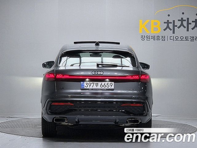 Audi Q5 45 TFSI Quattro Sportback S Line — пробег 39 км — фото 4 из 5