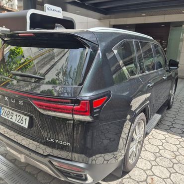 Lexus LX 700h VIP — пробег 300 км — фото 4 из 5