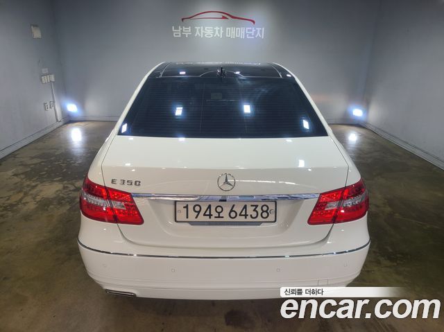 Mercedes-Benz E-Class E350 — пробег 71 000 км — фото 4 из 5