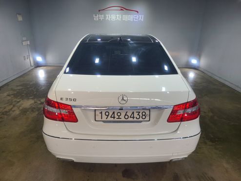 Mercedes-Benz E-Class E350 — пробег 71 000 км — фото 4 из 5