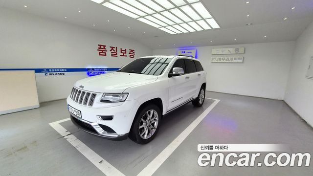 Jeep Cherokee 3.0 Diesel Overland Summit WK2 — пробег 125 000 км — фото 3 из 5