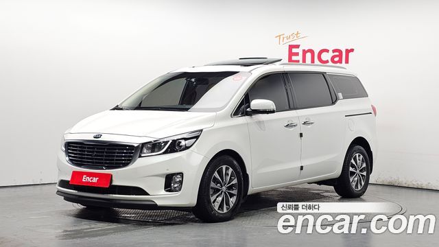 Kia Carnival 6-seater Wheelchair lift — пробег 61 143 км — фото 1 из 5