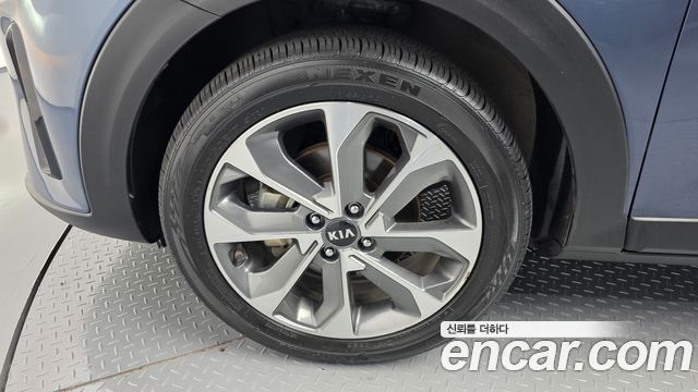 Kia Stonic из Кореи Encar