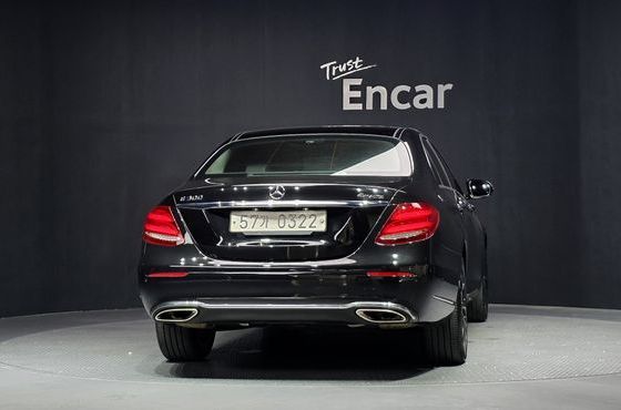 Mercedes-Benz E-Class E300 4MATIC Exclusive — пробег 142 752 км — фото 4 из 5