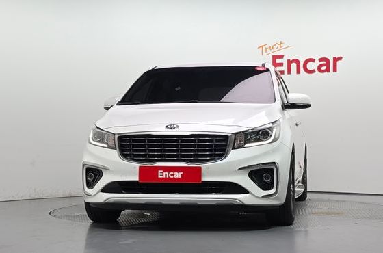Kia Carnival 9-Seater Luxury — пробег 185 437 км — фото 3 из 5