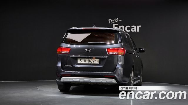 Kia Carnival из Кореи Encar