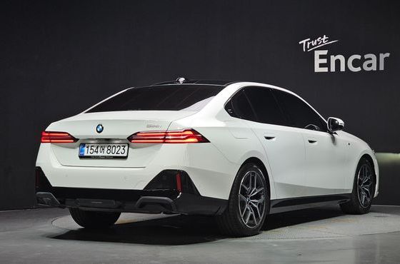 BMW 5-Series 520i M Sport — пробег 6 965 км — фото 2 из 5