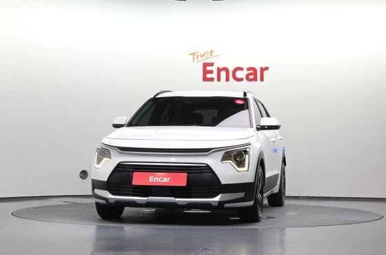 Kia Niro Prestige — пробег 30 819 км — фото 3 из 5