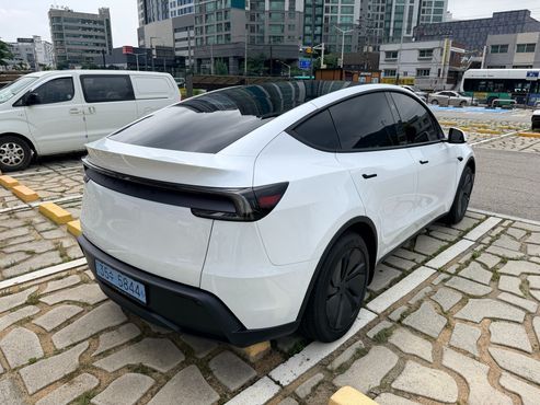 Tesla Model Y Premium RWD — пробег 983 км — фото 2 из 5