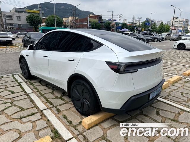 Tesla Model Y Premium RWD — пробег 983 км — фото 3 из 5