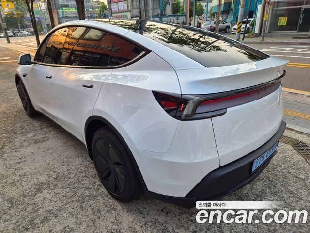 Tesla Model Y Premium RWD — пробег 500 км — фото 4 из 5