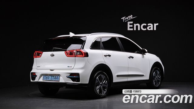 Kia Niro Noblesse — пробег 158 957 км — фото 2 из 5