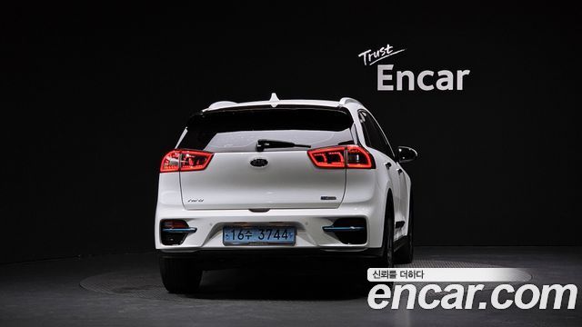 Kia Niro Noblesse — пробег 158 957 км — фото 4 из 5