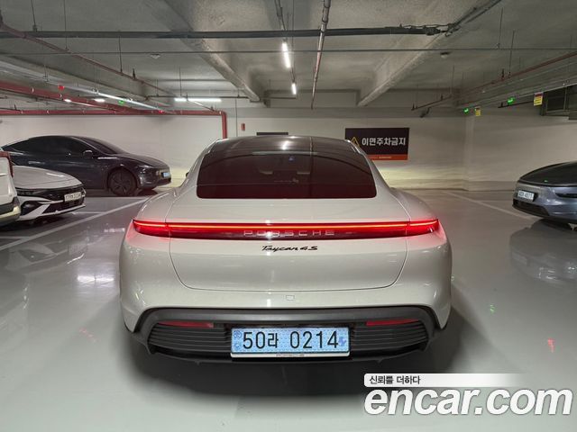Porsche Taycan 4S — пробег 11 600 км — фото 5 из 5