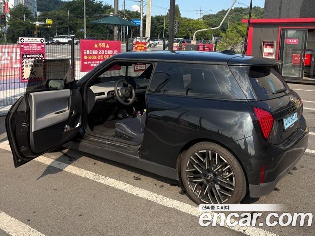 Mini Cooper SE Favoured — пробег 9 600 км — фото 1 из 5