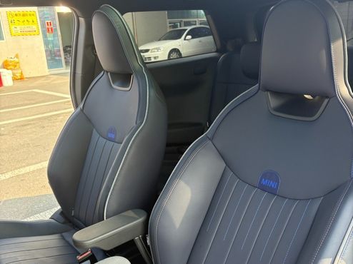 Mini Cooper SE Favoured — пробег 9 600 км — фото 5 из 5