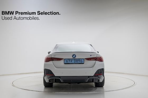 BMW i4 M50 Pro — пробег 4 250 км — фото 4 из 5