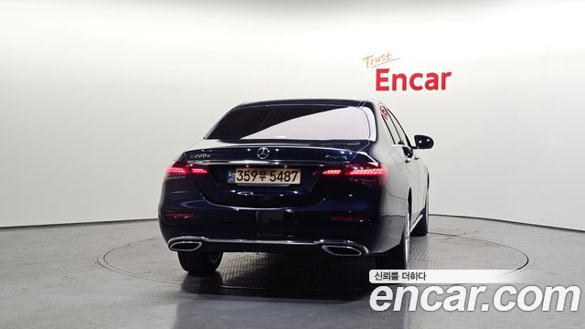 Mercedes-Benz E-Class из Кореи Encar