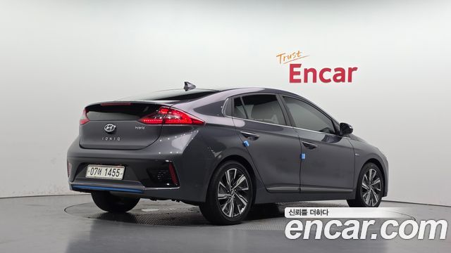 Hyundai Ioniq Q — пробег 188 641 км — фото 2 из 5