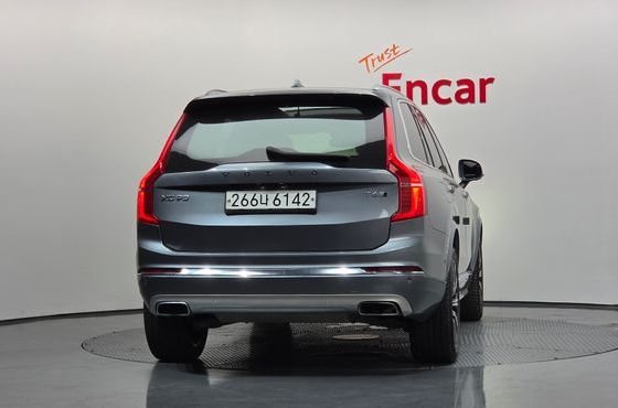 Volvo XC90 T6 Inscription — пробег 31 677 км — фото 4 из 5