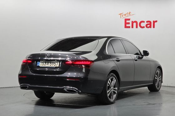 Mercedes-Benz E-Class E350 4MATIC Avantgarde — пробег 43 284 км — фото 2 из 5