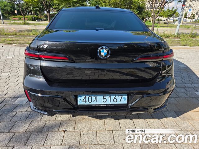BMW i7 eDrive 50 M Sport — пробег 34 400 км — фото 4 из 5