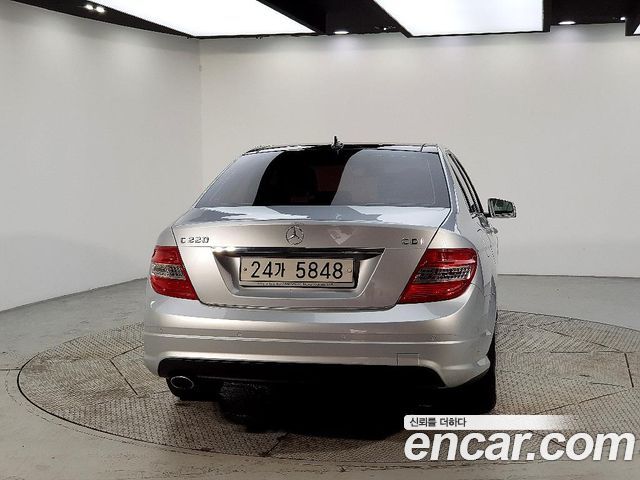 Mercedes-Benz C-Class C220 CDI BlueEFFICIENCY — пробег 93 800 км — фото 3 из 5