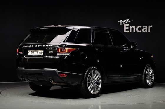 Land Rover Range Rover Sport 3.0 SDV6 HSE Dynamic — пробег 74 628 км — фото 2 из 5