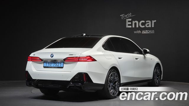 BMW i5 xDrive 40 M Sport — пробег 22 848 км — фото 2 из 5
