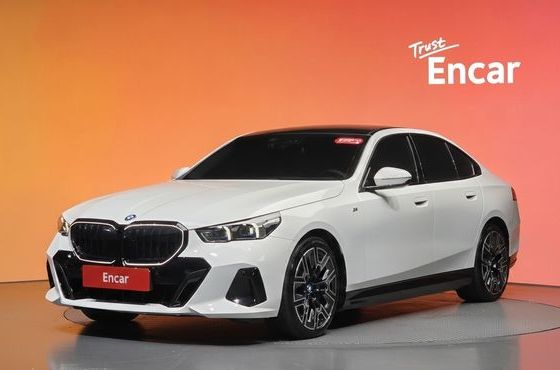 BMW i5 xDrive 40 M Sport — пробег 22 848 км — фото 1 из 5