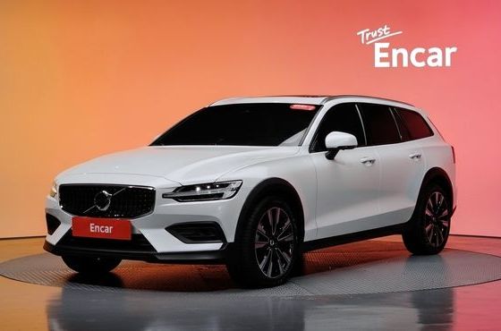 Volvo V60 B5 Ultimate AWD — пробег 14 809 км — фото 1 из 5